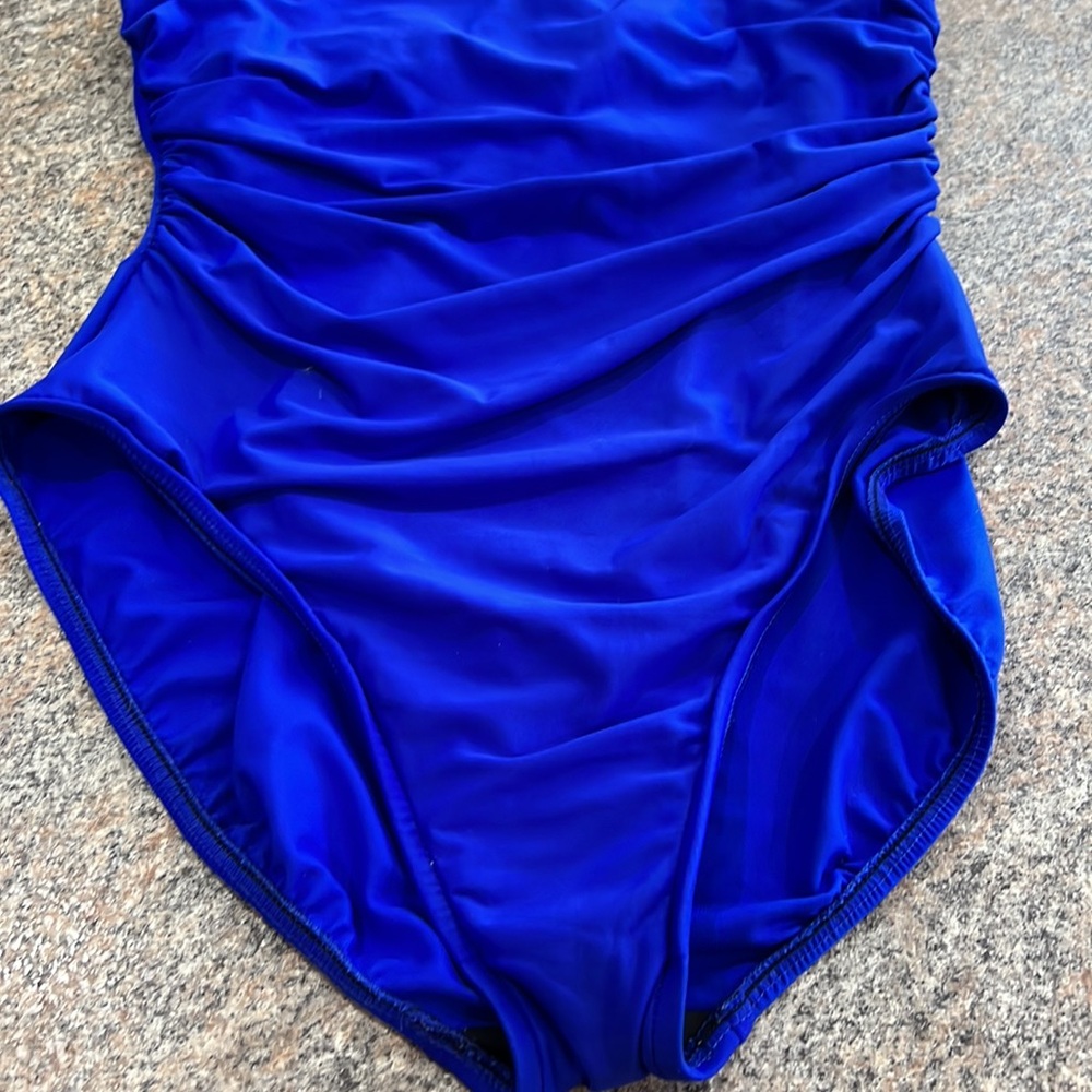 Miraclesuit size 4* - Picture 2 of 9